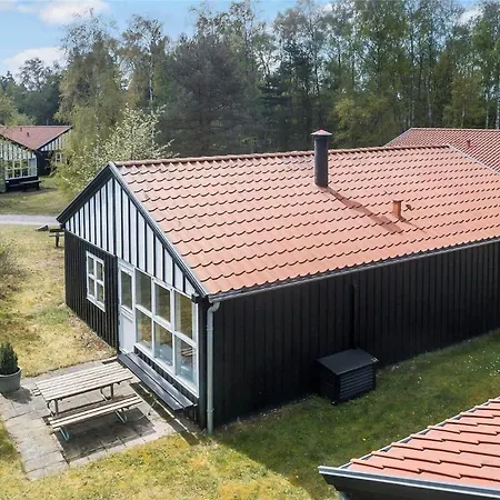 M15020-vaeggerlose-botolundvej-124 Дом отдыха *